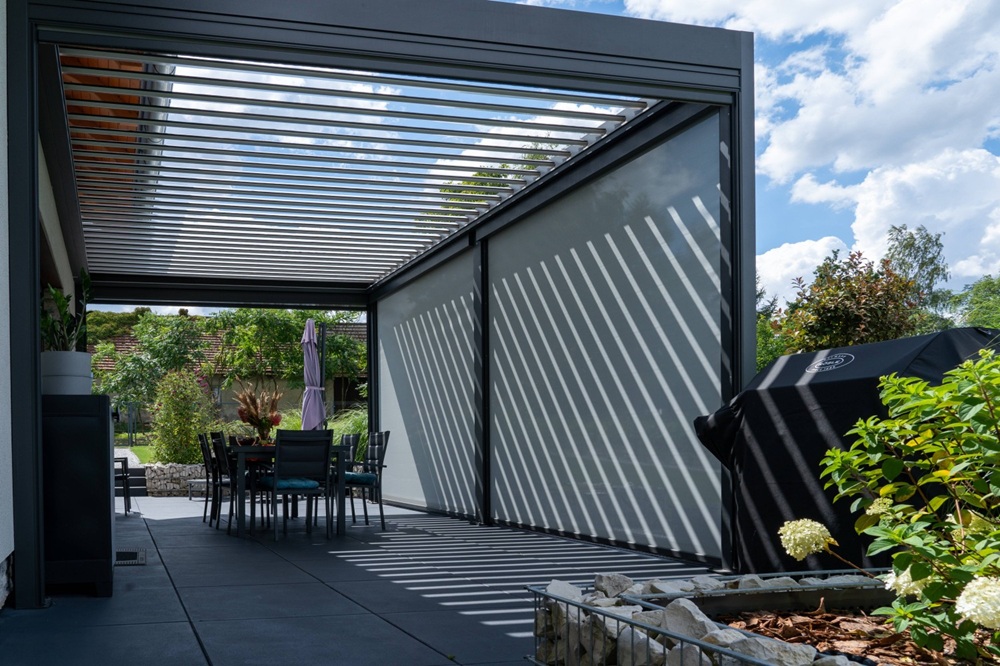 Pergola na hranici pozemku